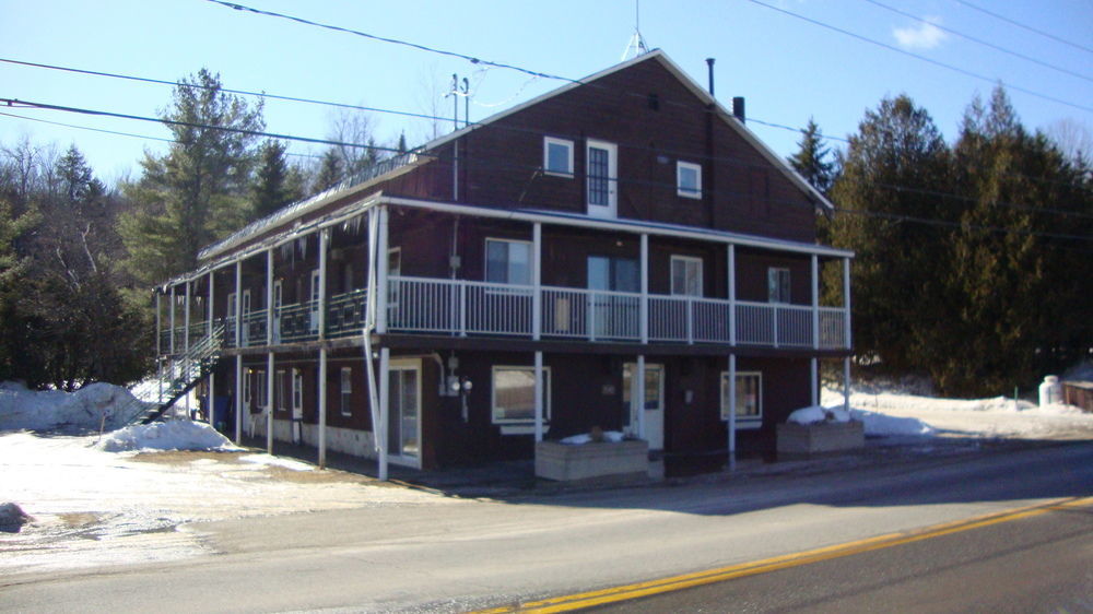 Motel Beaver Pond Lac-Brome Eksteriør billede